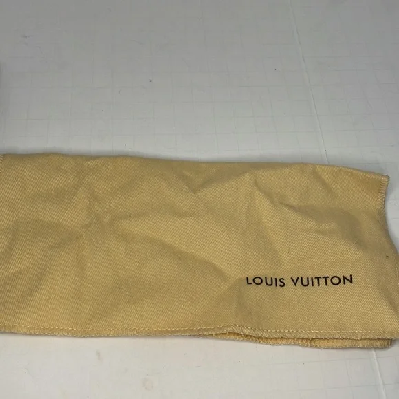 Authentic Louis Vuitton glasses case with lens cleaner and COA - Picture 7 of 9